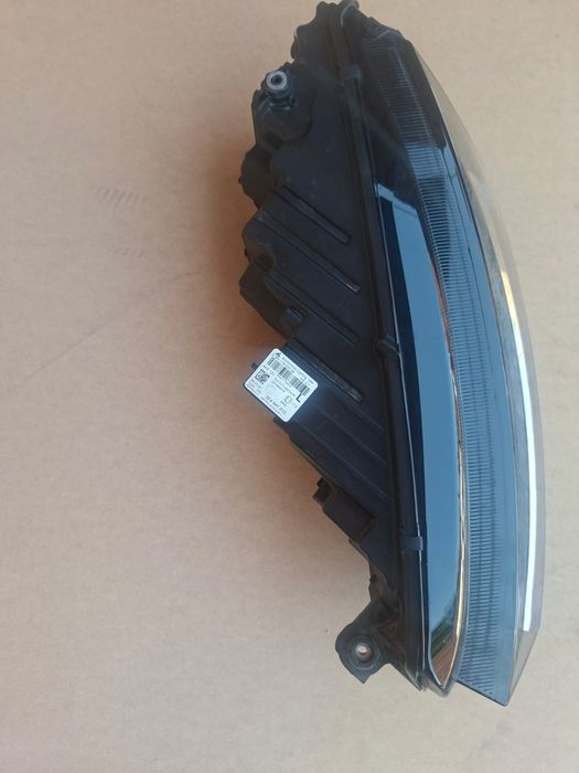 Far SKODA Octavia 4 facelift 2024/2025 dreapta led cu calculator echipat      Far stg Octavia 4 full led  2022
