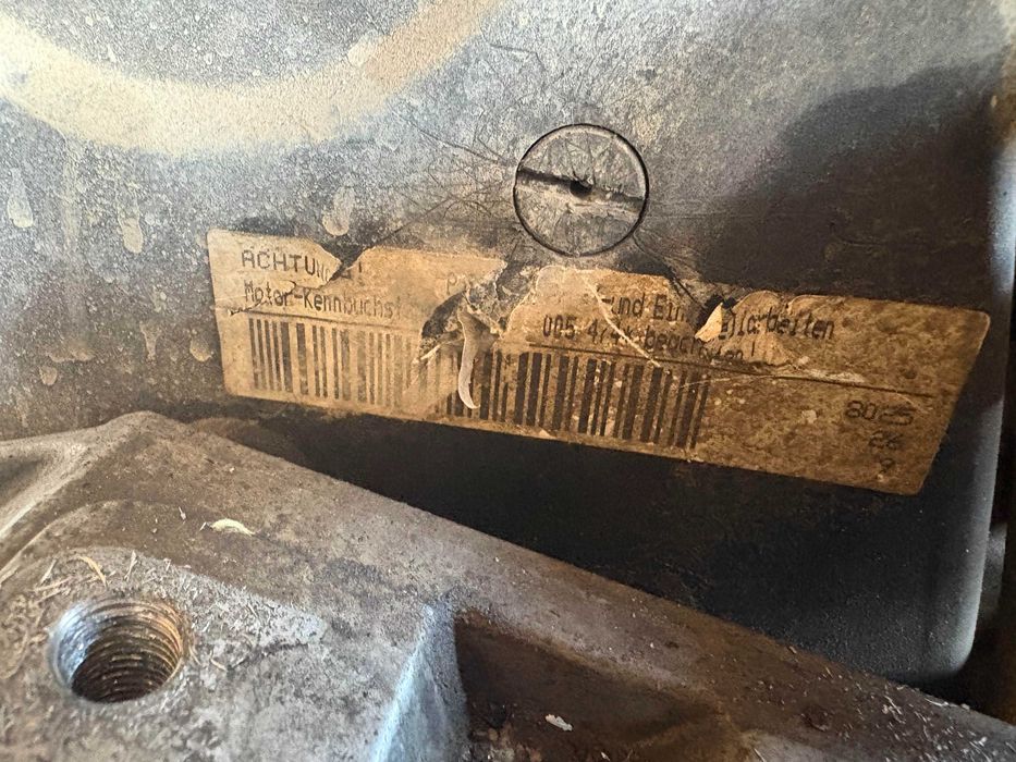 Двигател мотор audi a3 ауди а3 аву avu 1.6 бензин