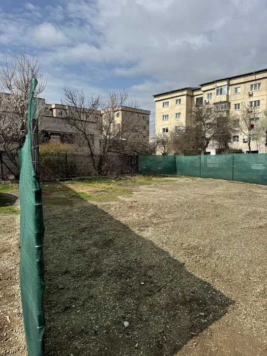 Vand teren in Cartierul 1 Mai