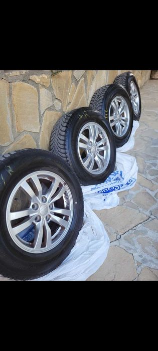 Продавам Взесезонни гум