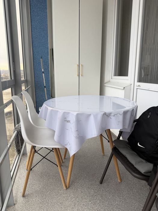 Продается б/у стол размер 90х60