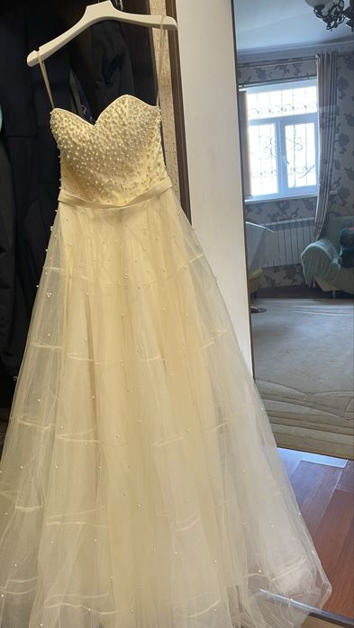 Вечерние платья