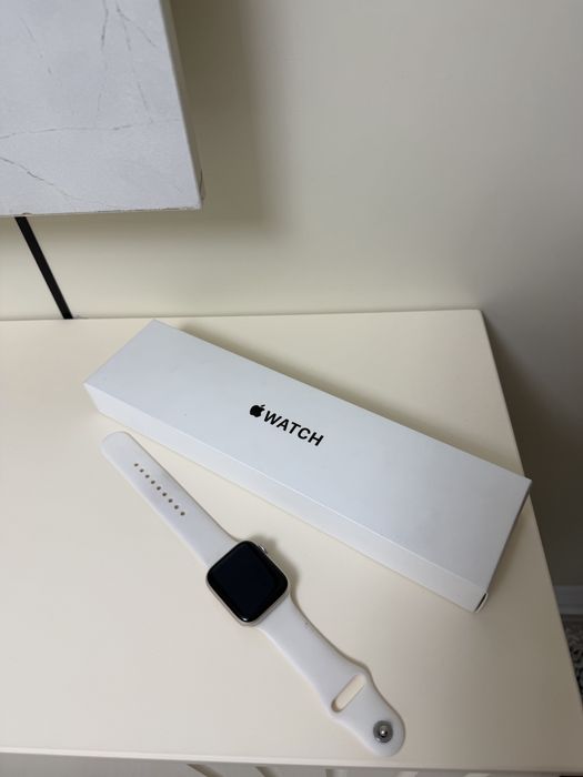 Продам эпл вотч se 44mm