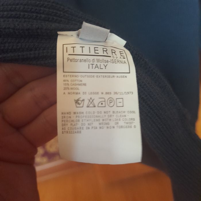 Продам новый свитер  TOM FORD