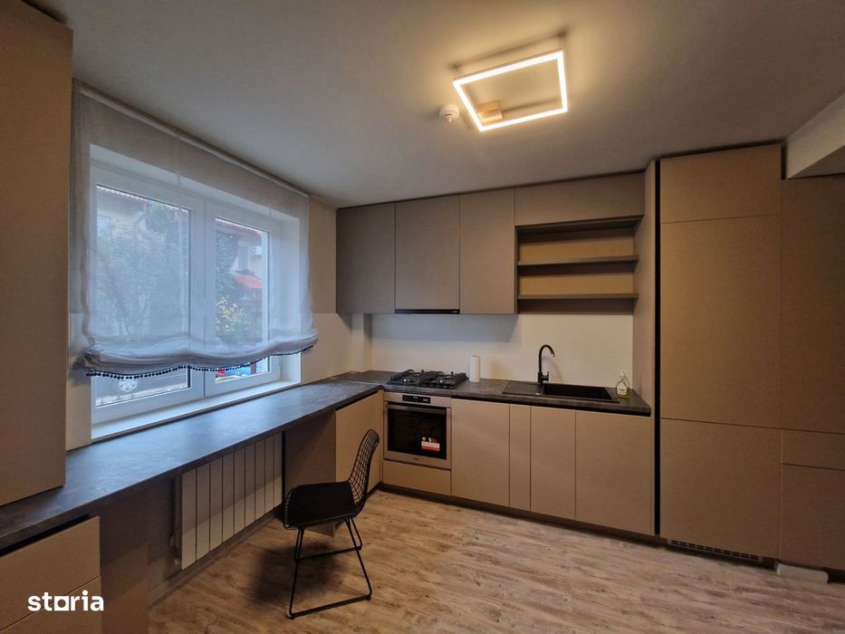 De inchiriat: vila 4 camere renovata | Complex Azur Pipera | Gradina