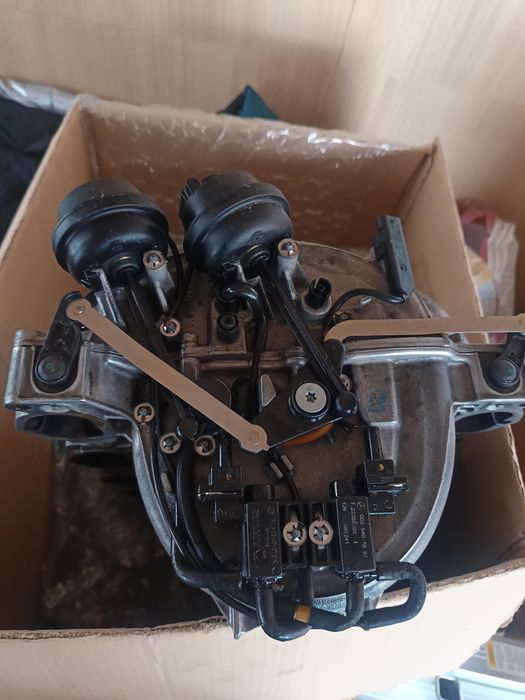 Всмукателен колектор Мерцедес Бенц w221 s500 OM 273