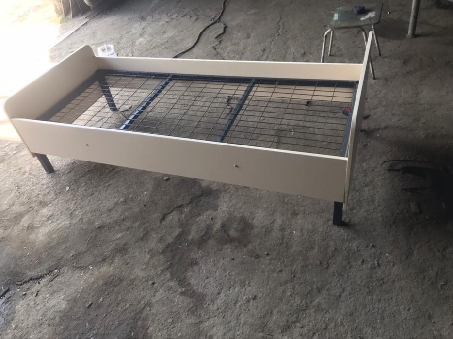 Двухъярусная кровать