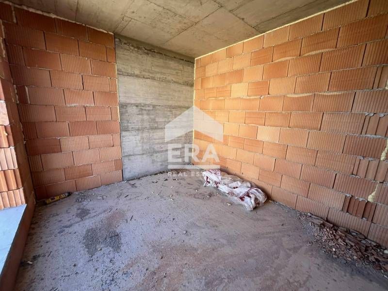 Продава се Двустаен апартамент в Варна, Владислав Варненчик - 52 кв.м за 1518 €/кв.м - Снимка #3