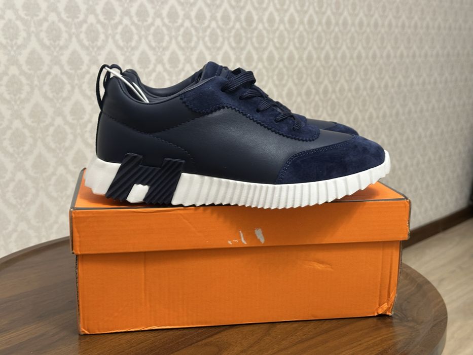 Продаётся кроссовка HERMES 41 размер маломерка новый