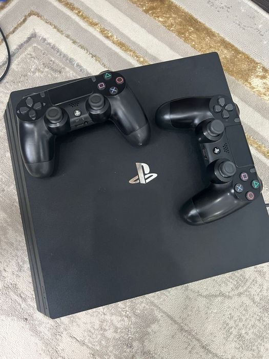 Срочно продам Play station 4 pro