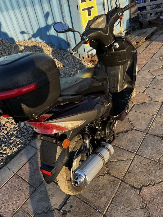 Продам  скутер 150 куб