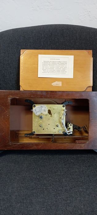 Продам часы настольные СССР