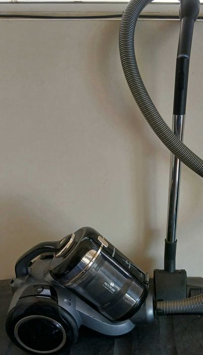 Прахосмукачка GRUNDIG