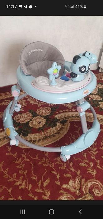 Ходунки новый. Ребёнок сам ходить начал. ни разу ни садился.