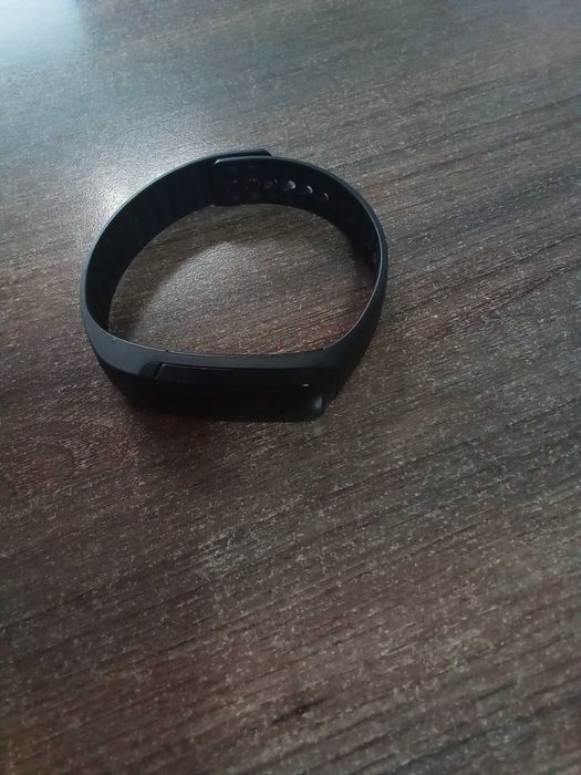 USB магнитен кабел с 2-пинов щепсел за зареждане на смарт часовник.