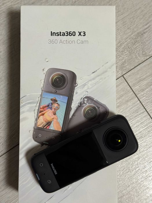 Camera Insta360 X3 cu MULTE accesorii originale