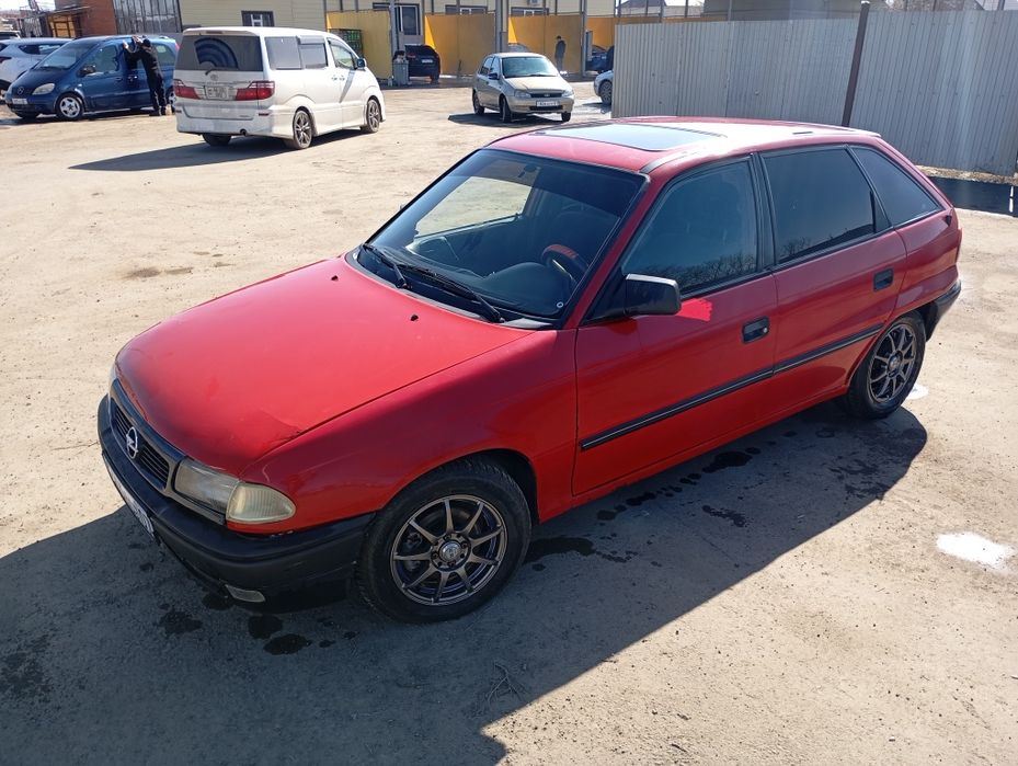 Продам Опель астра 1.8