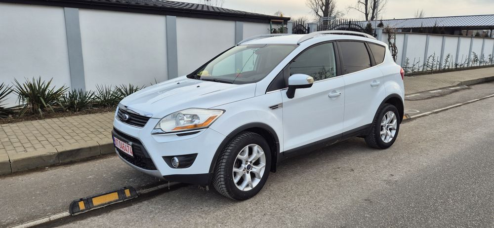 Vând Ford kuga 2012 luna a 12a