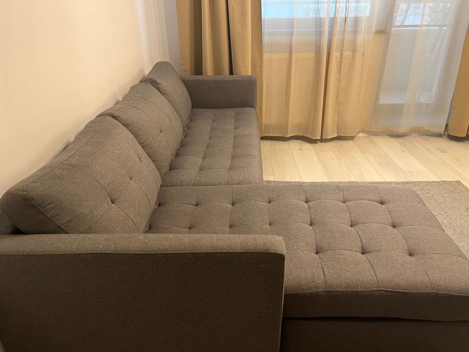Vând canapea 3 locuri în stare excelentă neextensibila