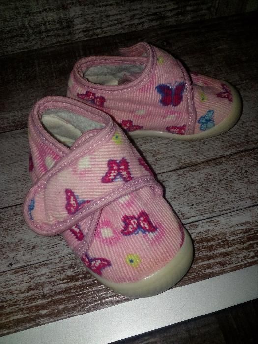 Пантофки на пеперудки за момиченце