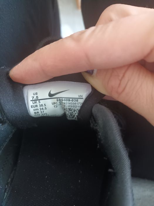 Дамски маратонки Найк 38.5 номер