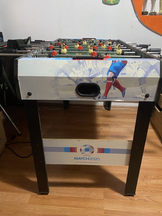 Masa de fotbal /  MATCH 2020 – Stare foarte bună + 2 mingi