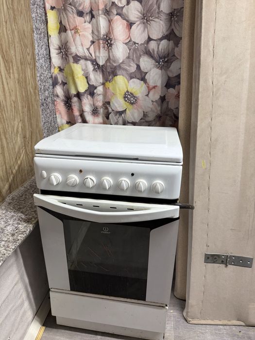 Продам газ с балоном духовка работает