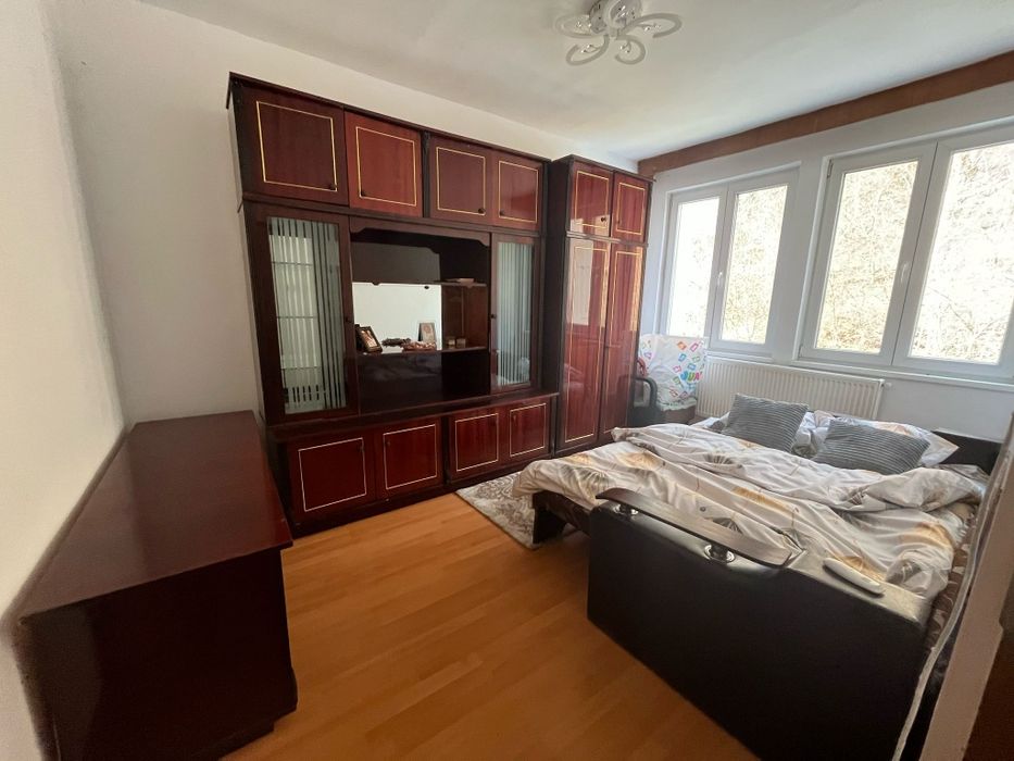 Ofer garsoniera decomandata