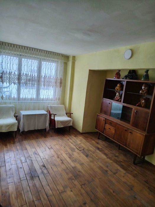 Inchiriez apartament cu 2 camere