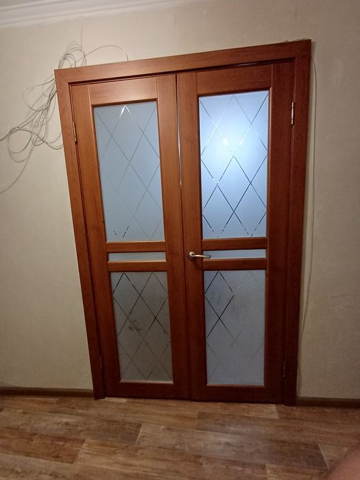 Продам межкомнатный дверь