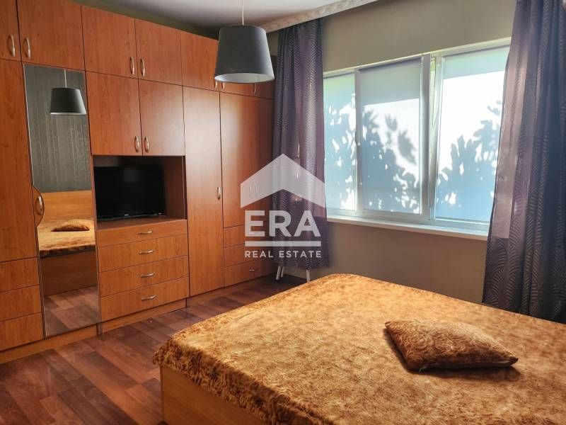 Дава се под наем Двустаен апартамент в Варна, Цветен квартал - 58 кв.м за 383 € - Снимка #3