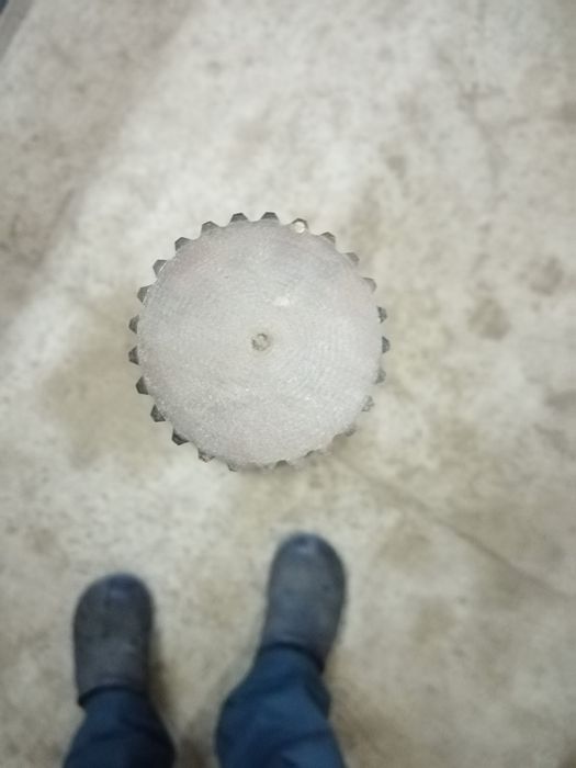 Vând 2 planetare stâng și dreapta pentru un tractor deutuz 4506.