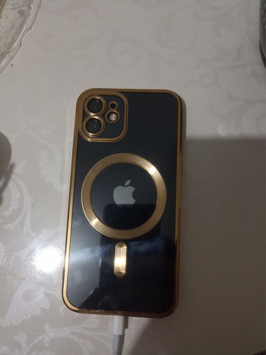 Айфон 12 продам срочно