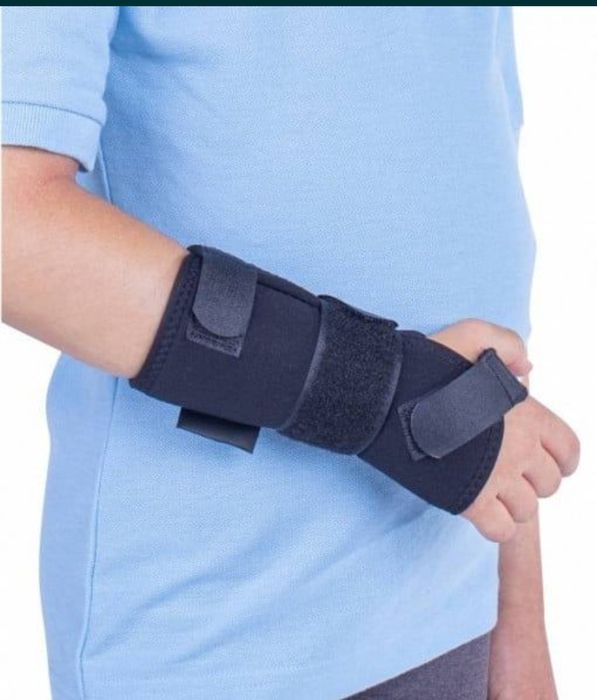 Orteza Triamed  antebrat si incheietura mana stânga copii