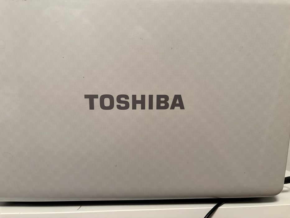 Лаптоп Toshiba satellite l750