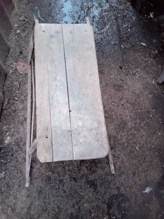 Vând Sanie pentru copii