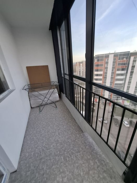 Продам 1,5ку за Драм.театром