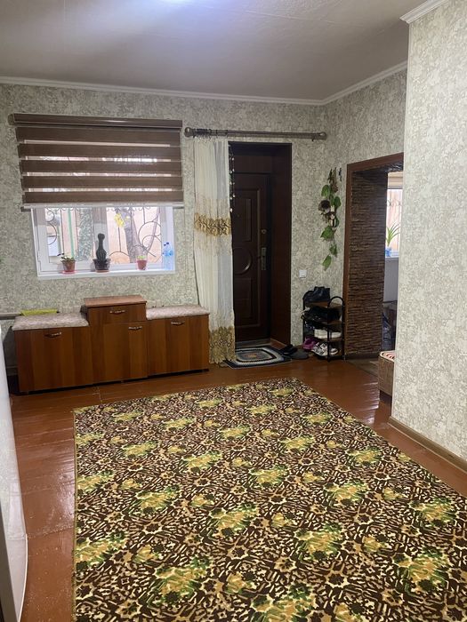 ПРОДАЮТСЯ 2 ДОМА В ОДНОМ ДВОРЕ (на две семьи) в центре Чирчика