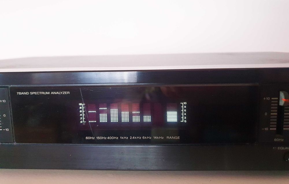 egalizator Sony SEQ-411 cu analizor spectral