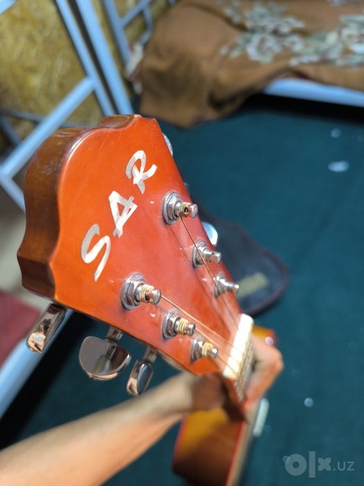 Gitara  sotiladi