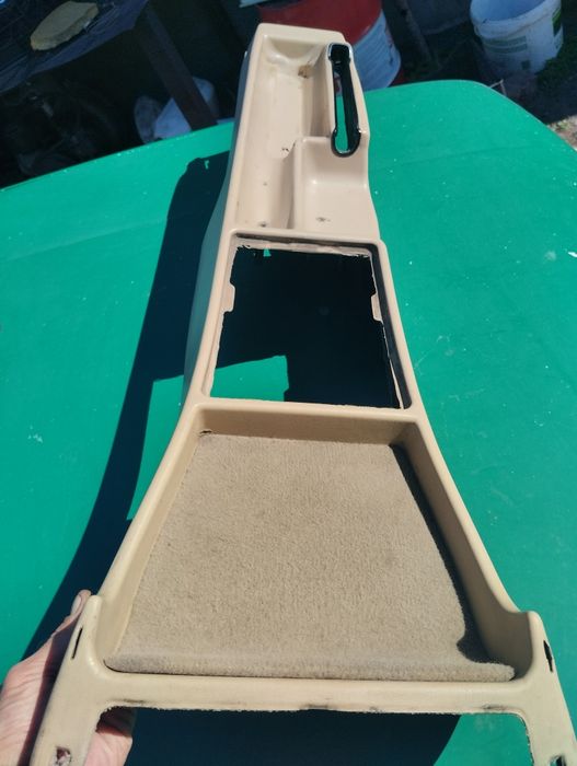 Консоль Мерседес 190 продам