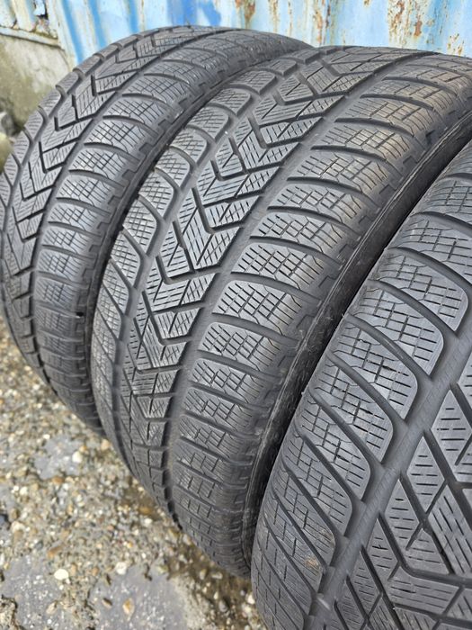 Anvelope 255.40.21 Pirelli An 2018 Profil peste 7mm Grosime