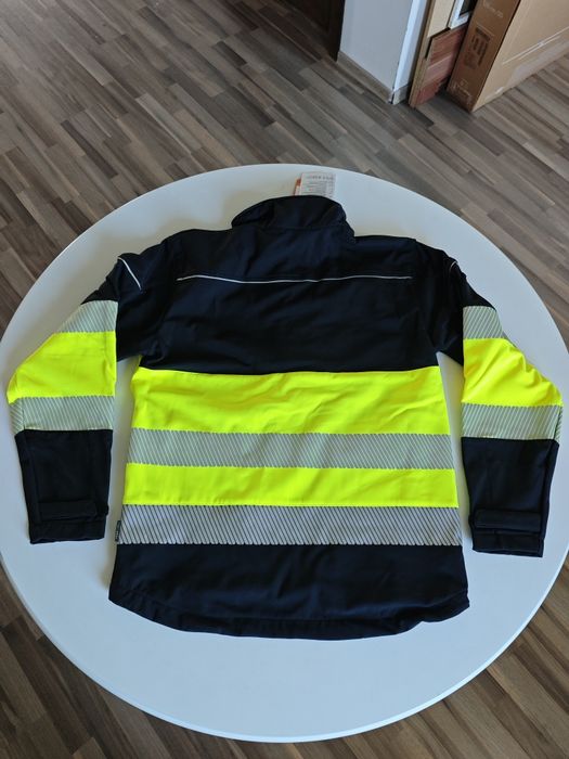 Vând jachetă softshell rezistenta la vânt și apă – Portwest PW375