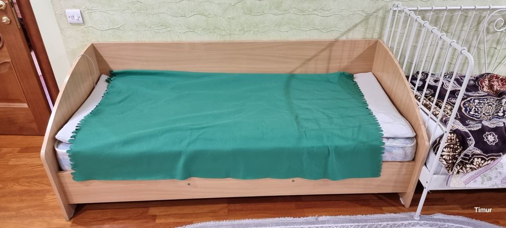 Мебель набор кровати, тумба, комод, компьютерный стол