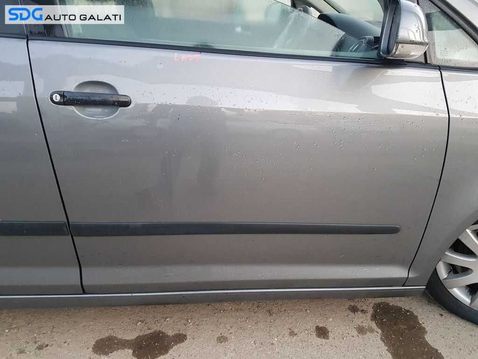 Usa Portiera Portiere Dezechipata Dreapta Fata VW Golf 5 Plus 2004 - 2008 Culoare LA7T