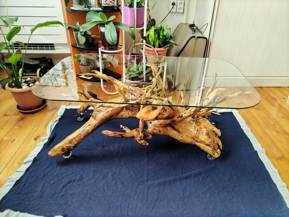 Уникални  маси, ръчно изработени.