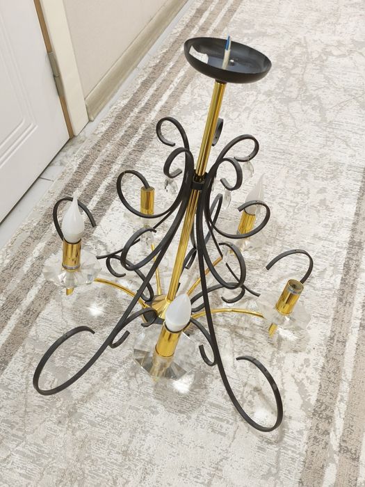 Люстры в отличном состояний