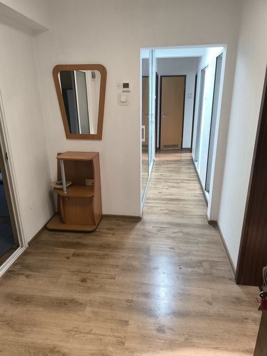 Închiriez ap 3 camere ultracentral