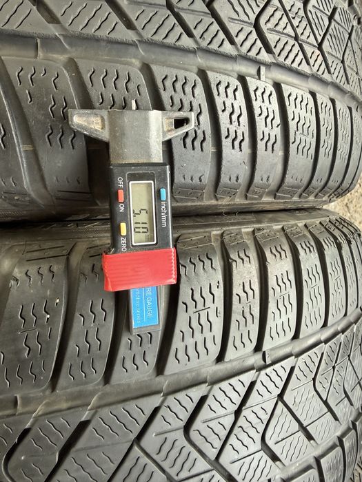 4x Anvelope iarna 245/45 R18 - Pirelli  Sotto Zero 3 Winter