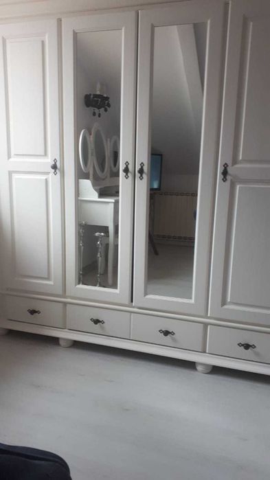 Dulap lemn masiv cu oglinda Seby, 4 usi + 3 sertare, alb